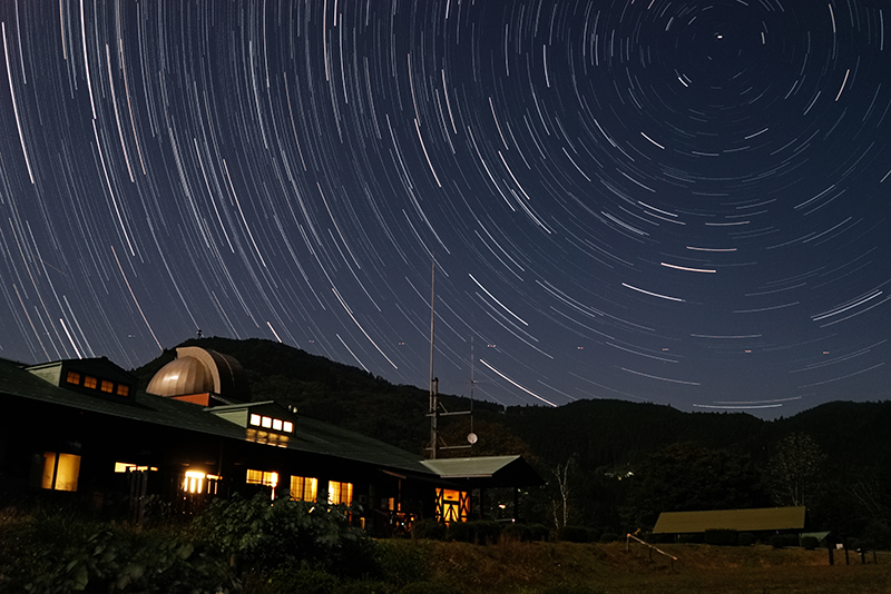 美しい星空の高画質画像な壁紙を集めました 満天の星空と綺麗な空の色にうっとり 写真まとめサイト Pictas